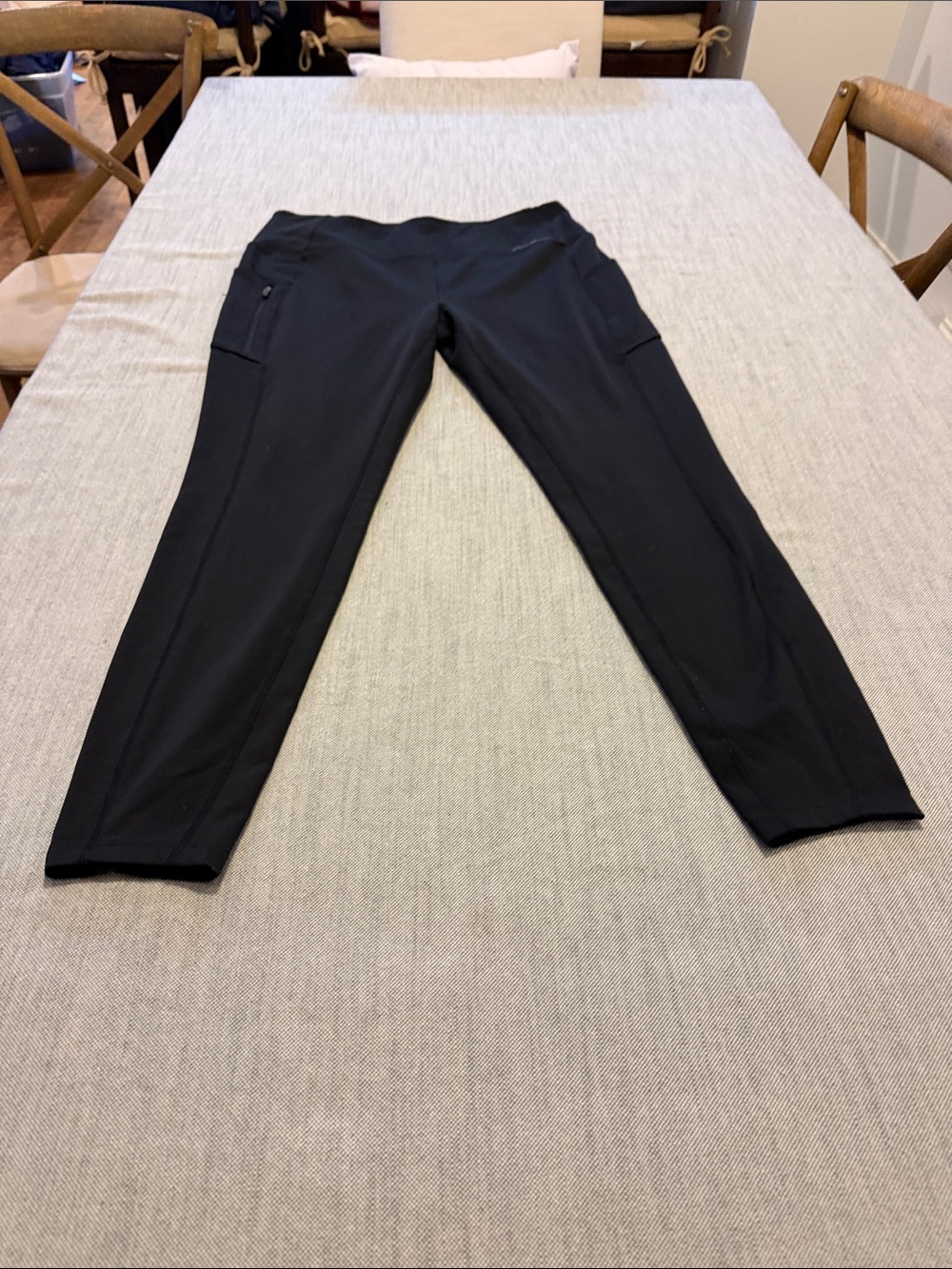 Eddie Bauer Black Women's trail tight Performance Leggings with Side Pockets